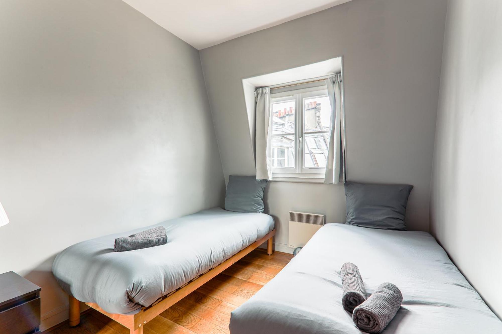 Luxurious 2 Bedroom Tour Eiffel Bourdonnais Free Netflix Paris Bagian luar foto